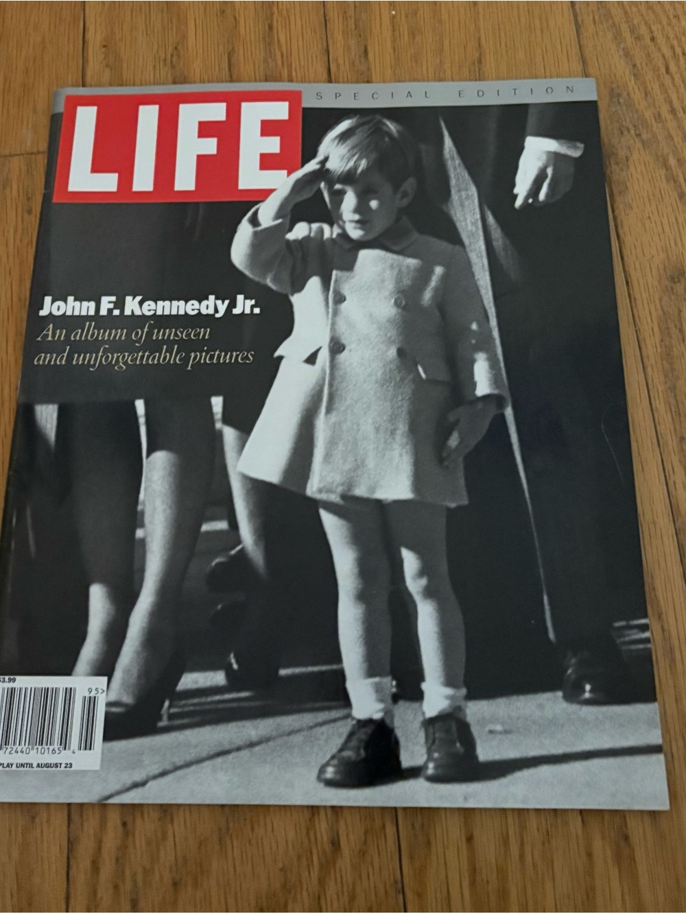 Magazine Special Edition - Black & White Cover